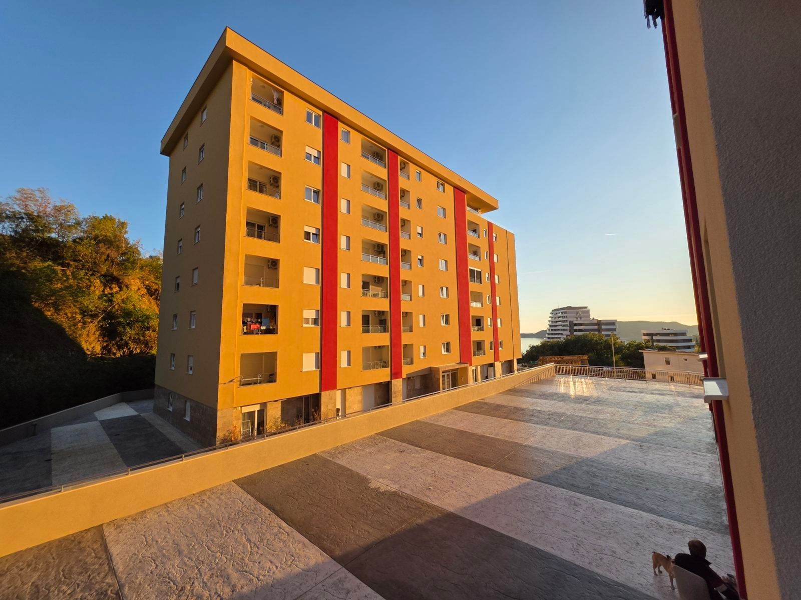 Prodaja Studio Apartmana 31m² sa bocnim pogledom na more u Novoj Zgradi u Bečićima – Bez 3% Poreza! - Amfora Real Estate