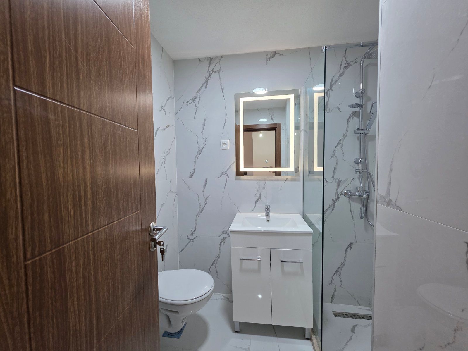 Prodaja Studio Apartmana 31m² sa bocnim pogledom na more u Novoj Zgradi u Bečićima – Bez 3% Poreza! - Amfora Real Estate