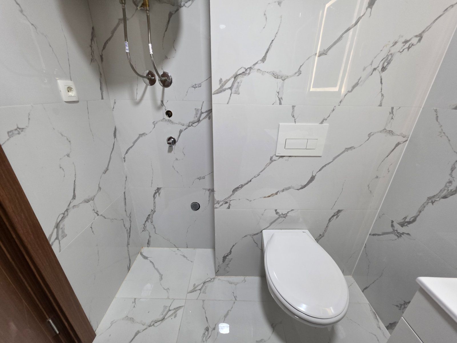 Prodaja Studio Apartmana 31m² sa bocnim pogledom na more u Novoj Zgradi u Bečićima – Bez 3% Poreza! - Amfora Real Estate