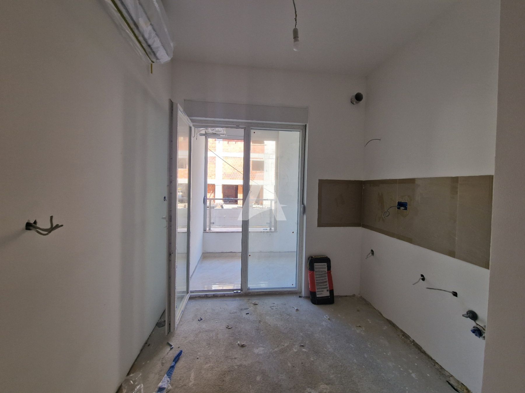 amforaproperty.com/Prodaja Jednosobnog stana 37m² u Novoj Zgradi u Bečićima – Bez 3% Poreza!