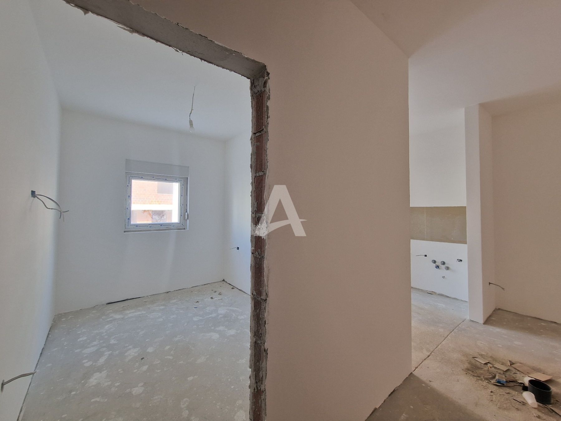 amforaproperty.com/Prodaja Jednosobnog stana 37m² u Novoj Zgradi u Bečićima – Bez 3% Poreza!