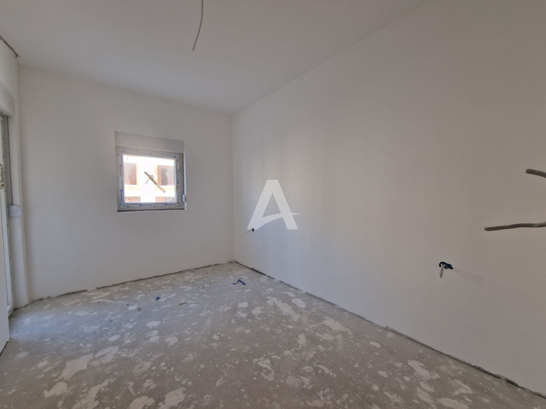 amforaproperty.com/Prodaja Jednosobnog stana 43m² u Novoj Zgradi u Bečićima – Bez 3% Poreza!