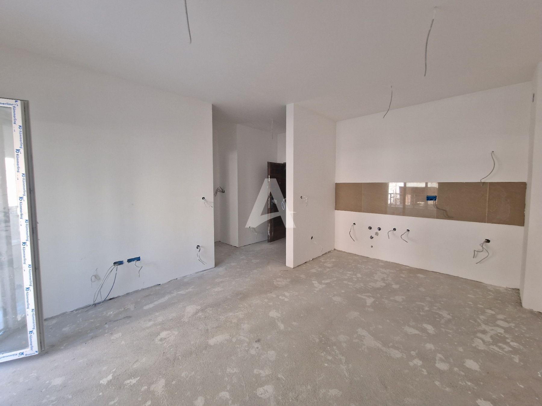 amforaproperty.com/Prodaja Jednosobnog stana 43m² u Novoj Zgradi u Bečićima – Bez 3% Poreza!