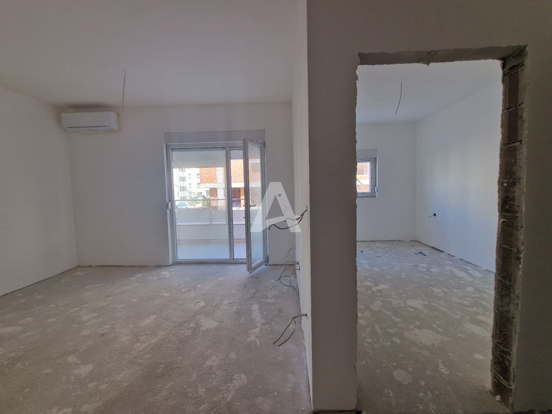 amforaproperty.com/Prodaja Jednosobnog stana 43m² u Novoj Zgradi u Bečićima – Bez 3% Poreza!