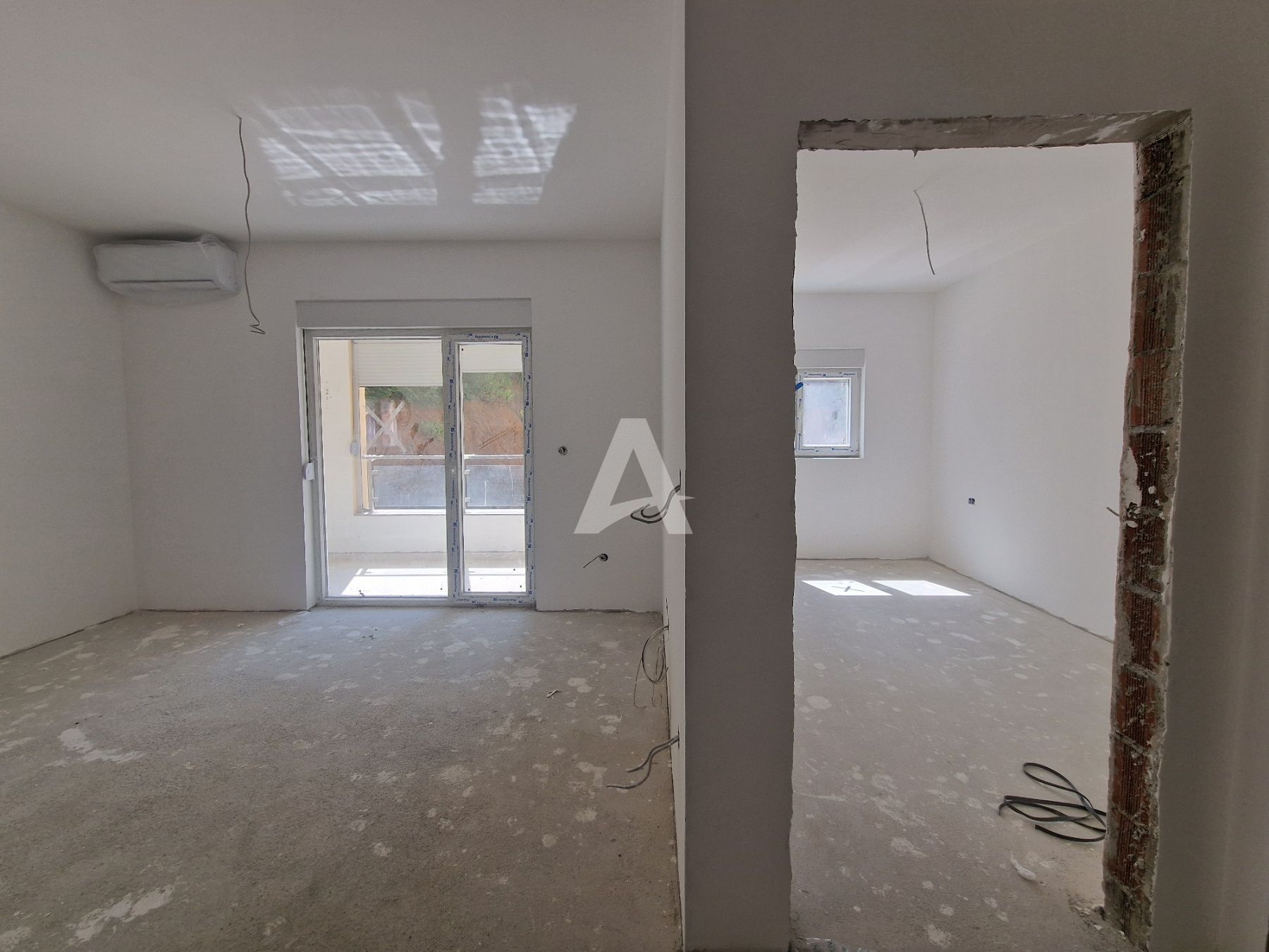 amforaproperty.com/Prodaja Jednosobnog stana 46m² sa bocnim pogledom na more u Novoj Zgradi u Bečićima – Bez 3% Poreza!