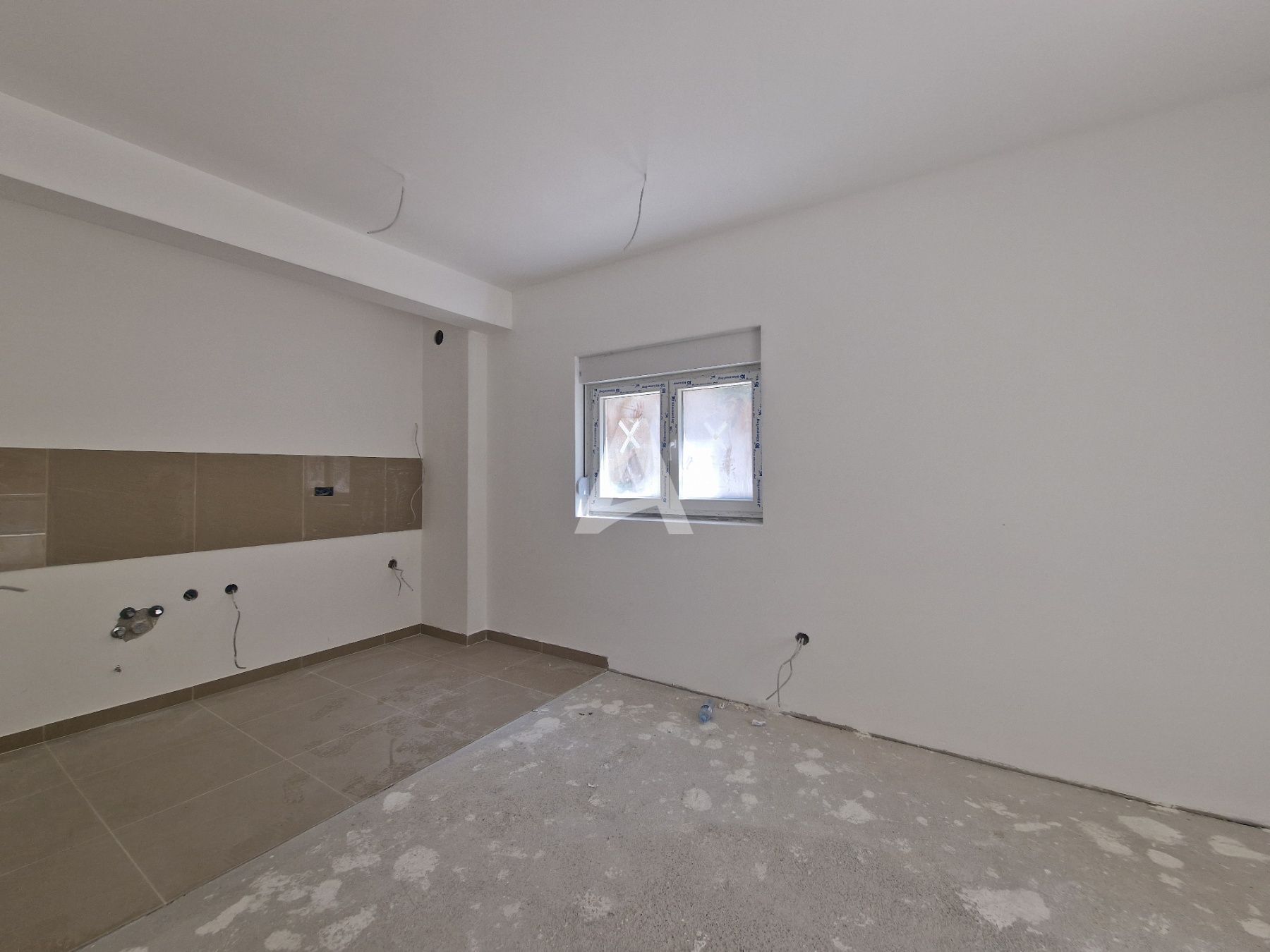 amforaproperty.com/Prodaja Jednosobnog stana 46m² sa bocnim pogledom na more u Novoj Zgradi u Bečićima – Bez 3% Poreza!