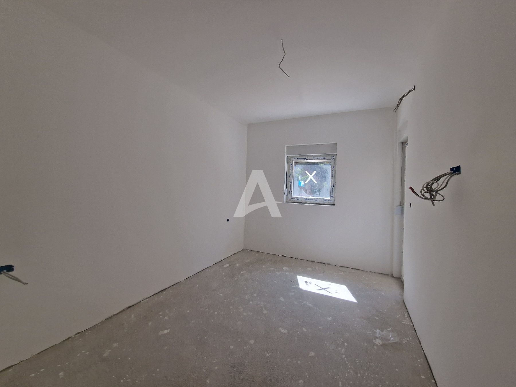 amforaproperty.com/Prodaja Jednosobnog stana 43m² sa bocnim pogledom na more u Novoj Zgradi u Bečićima – Bez 3% Poreza!