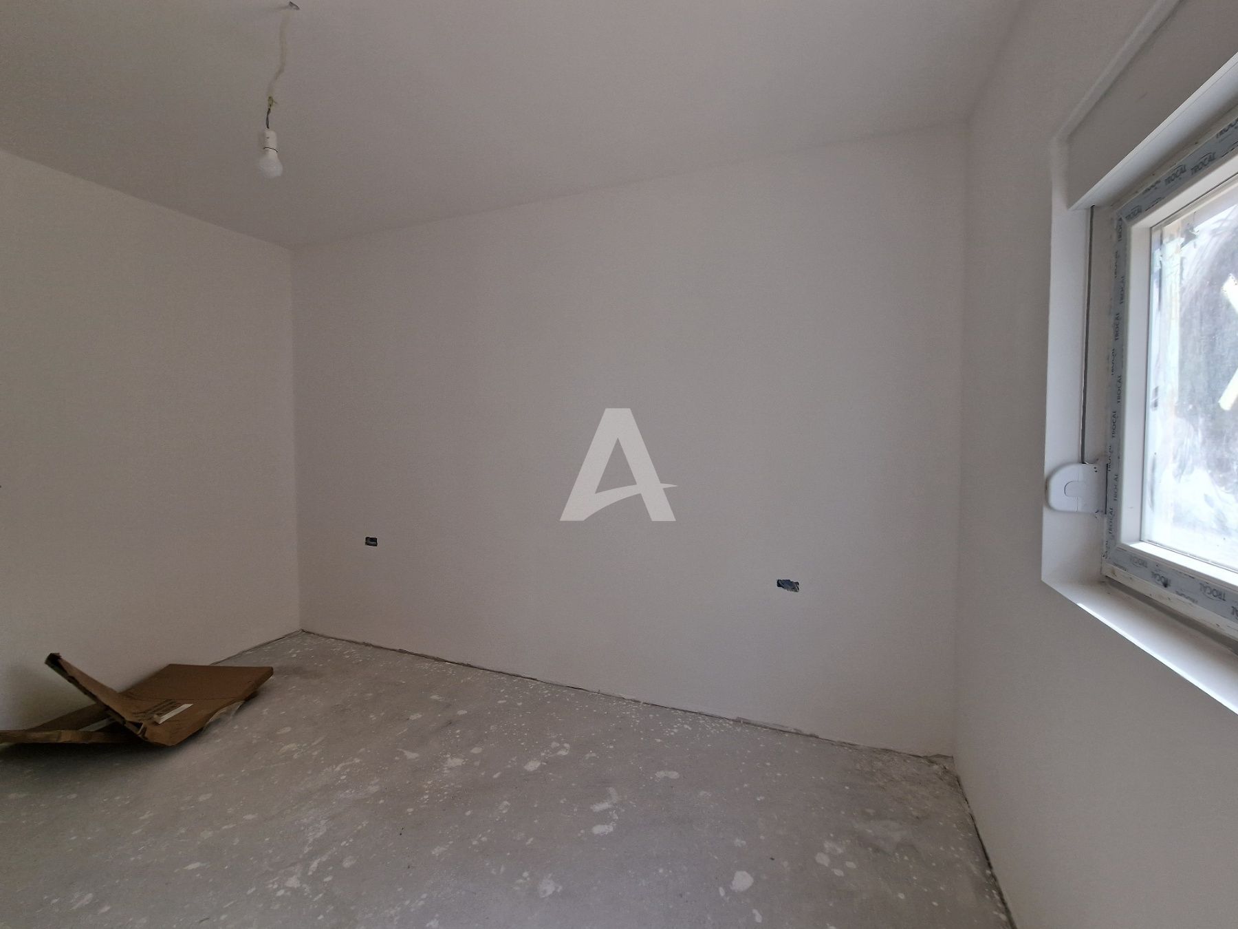 amforaproperty.com/Prodaja Jednosobnog stana 44m² sa bocnim pogledom na more u Novoj Zgradi u Bečićima – Bez 3% Poreza!