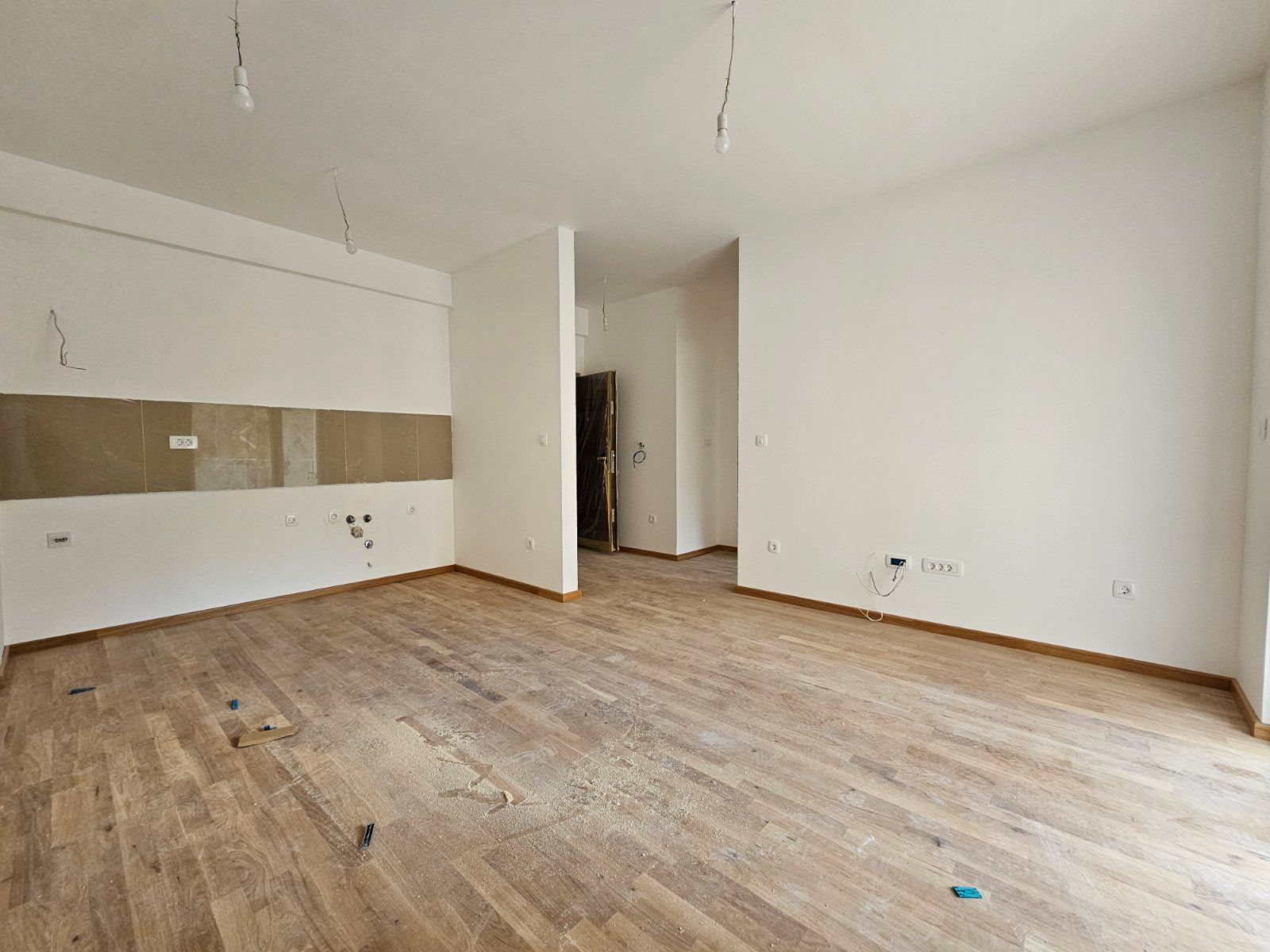 amforaproperty.com/Prodaja Jednosobnog stana 43m² sa bocnim pogledom na more u Novoj Zgradi u Bečićima – Bez 3% Poreza!