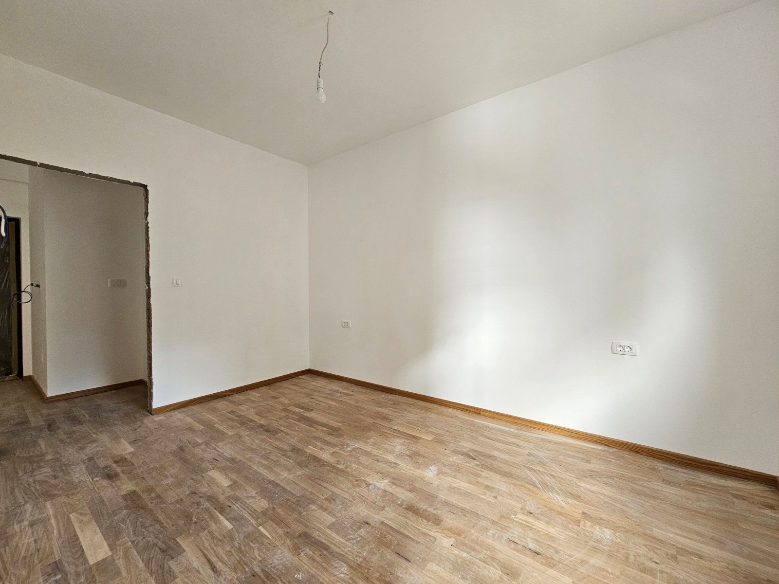 amforaproperty.com/Prodaja Jednosobnog stana 43m² sa bocnim pogledom na more u Novoj Zgradi u Bečićima – Bez 3% Poreza!