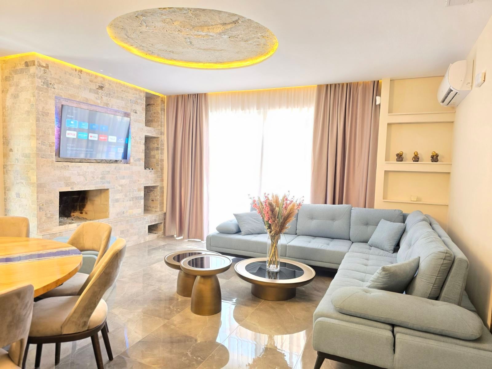 amforaproperty.com/Izdavanje,Kotor,Zagora-Ekskluzivna Vila sa Bazenom, Krovnom Terasom, Đakuzijem i Letnjom Kuhinjom (NA PERIOD OD 01.10-01.06.2025)