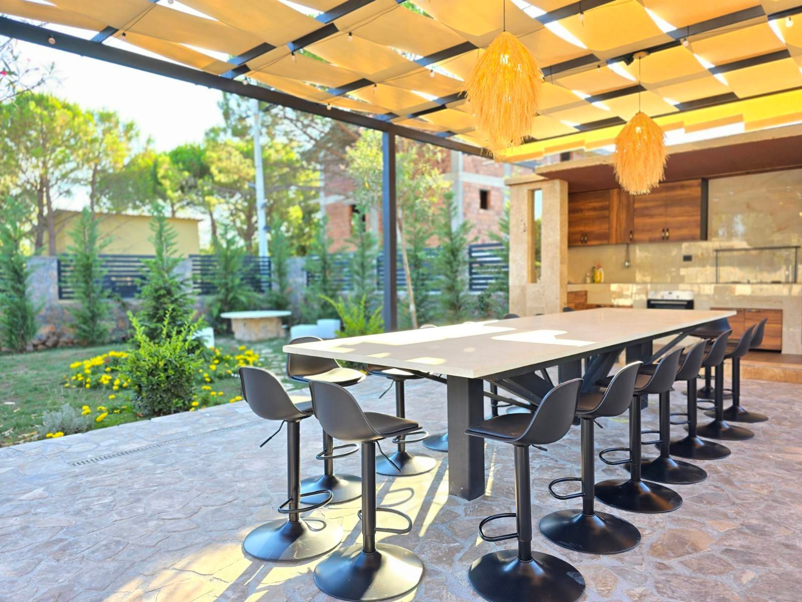 amforaproperty.com/Izdavanje,Kotor,Zagora-Ekskluzivna Vila sa Bazenom, Krovnom Terasom, Đakuzijem i Letnjom Kuhinjom (NA PERIOD OD 01.10-01.06.2025)