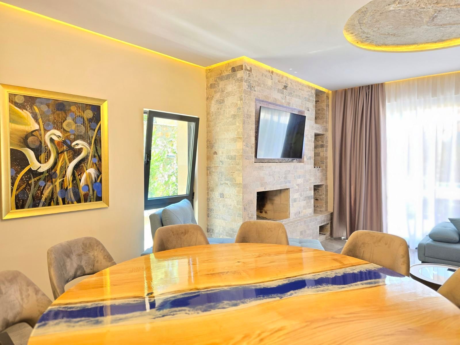amforaproperty.com/Izdavanje,Kotor,Zagora-Ekskluzivna Vila sa Bazenom, Krovnom Terasom, Đakuzijem i Letnjom Kuhinjom (NA PERIOD OD 01.10-01.06.2025)