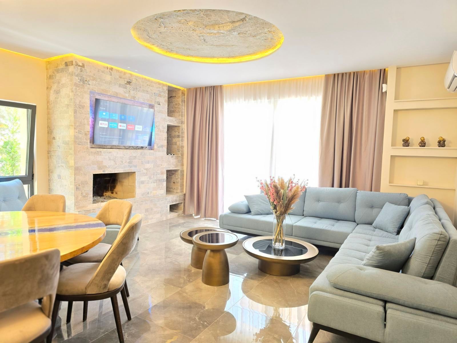 amforaproperty.com/Izdavanje,Kotor,Zagora-Ekskluzivna Vila sa Bazenom, Krovnom Terasom, Đakuzijem i Letnjom Kuhinjom (NA PERIOD OD 01.10-01.06.2025)