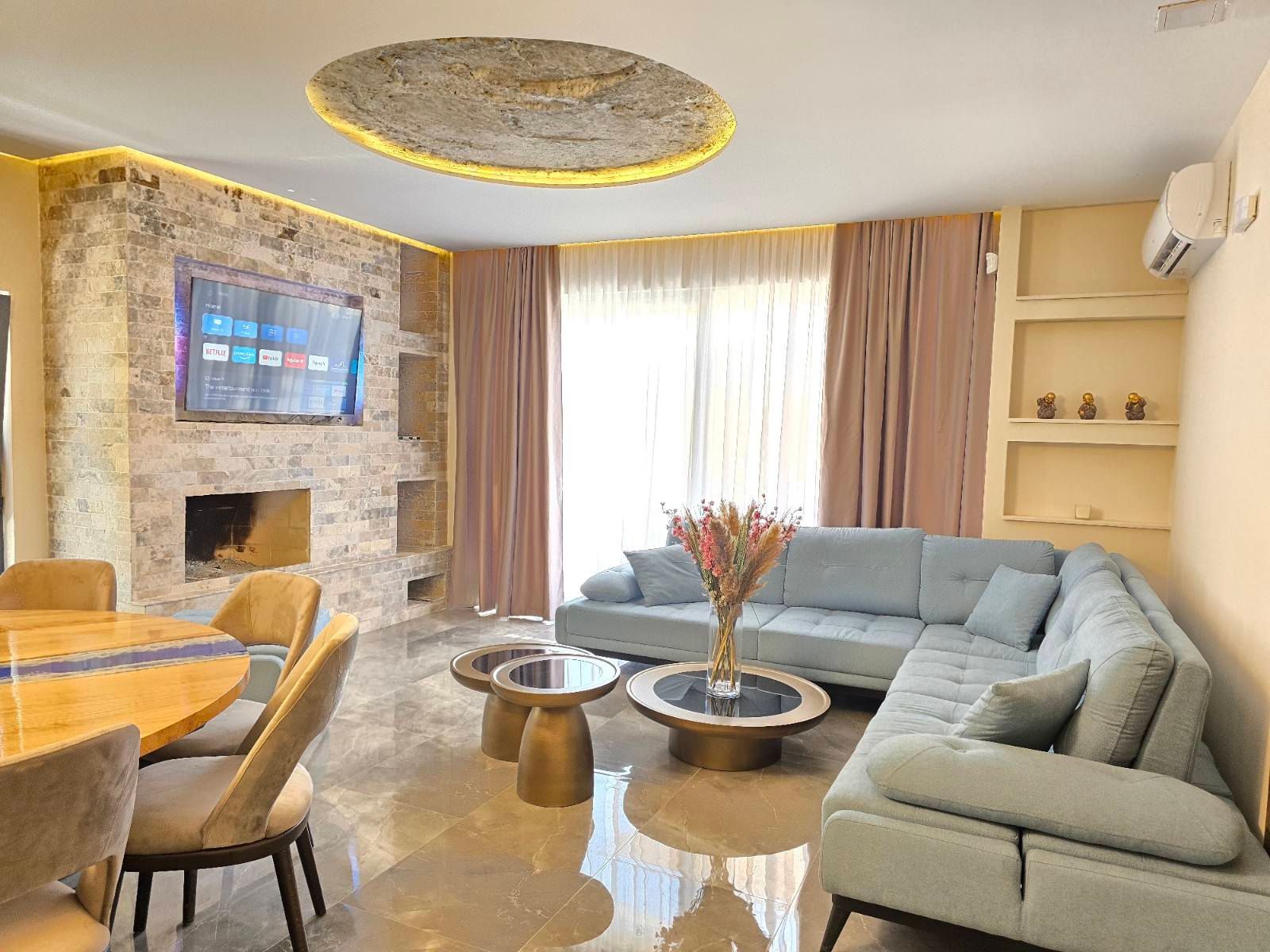 amforaproperty.com/Izdavanje,Kotor,Zagora-Ekskluzivna Vila sa Bazenom, Krovnom Terasom, Đakuzijem i Letnjom Kuhinjom (NA PERIOD OD 01.10-01.06.2025)