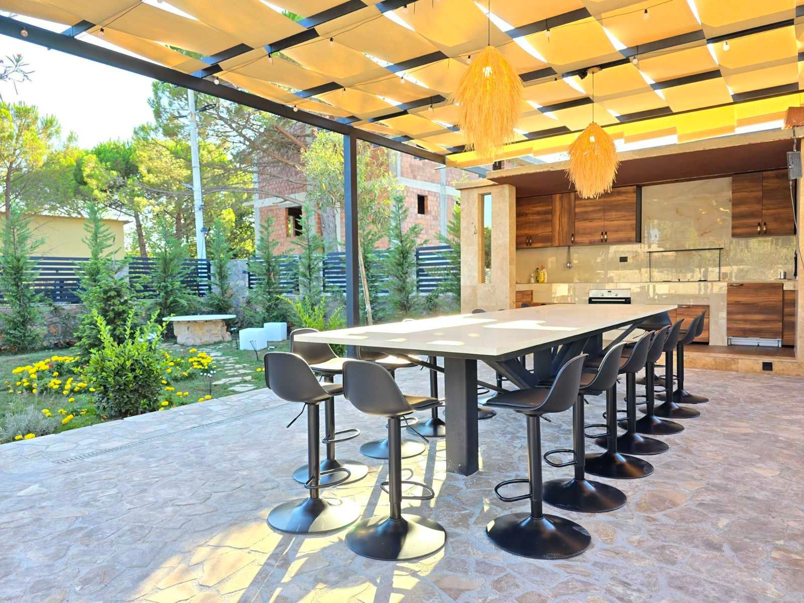 amforaproperty.com/Izdavanje,Kotor,Zagora-Ekskluzivna Vila sa Bazenom, Krovnom Terasom, Đakuzijem i Letnjom Kuhinjom (NA PERIOD OD 01.10-01.06.2025)