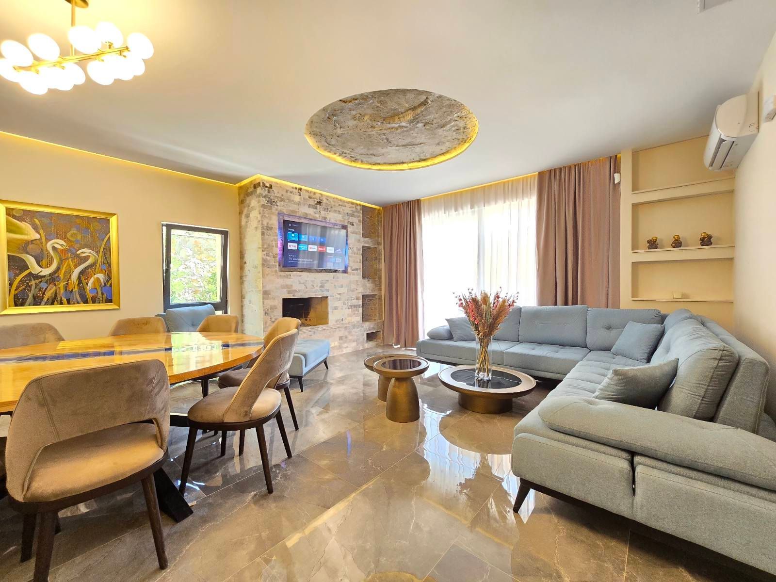 amforaproperty.com/Izdavanje,Kotor,Zagora-Ekskluzivna Vila sa Bazenom, Krovnom Terasom, Đakuzijem i Letnjom Kuhinjom (NA PERIOD OD 01.10-01.06.2025)