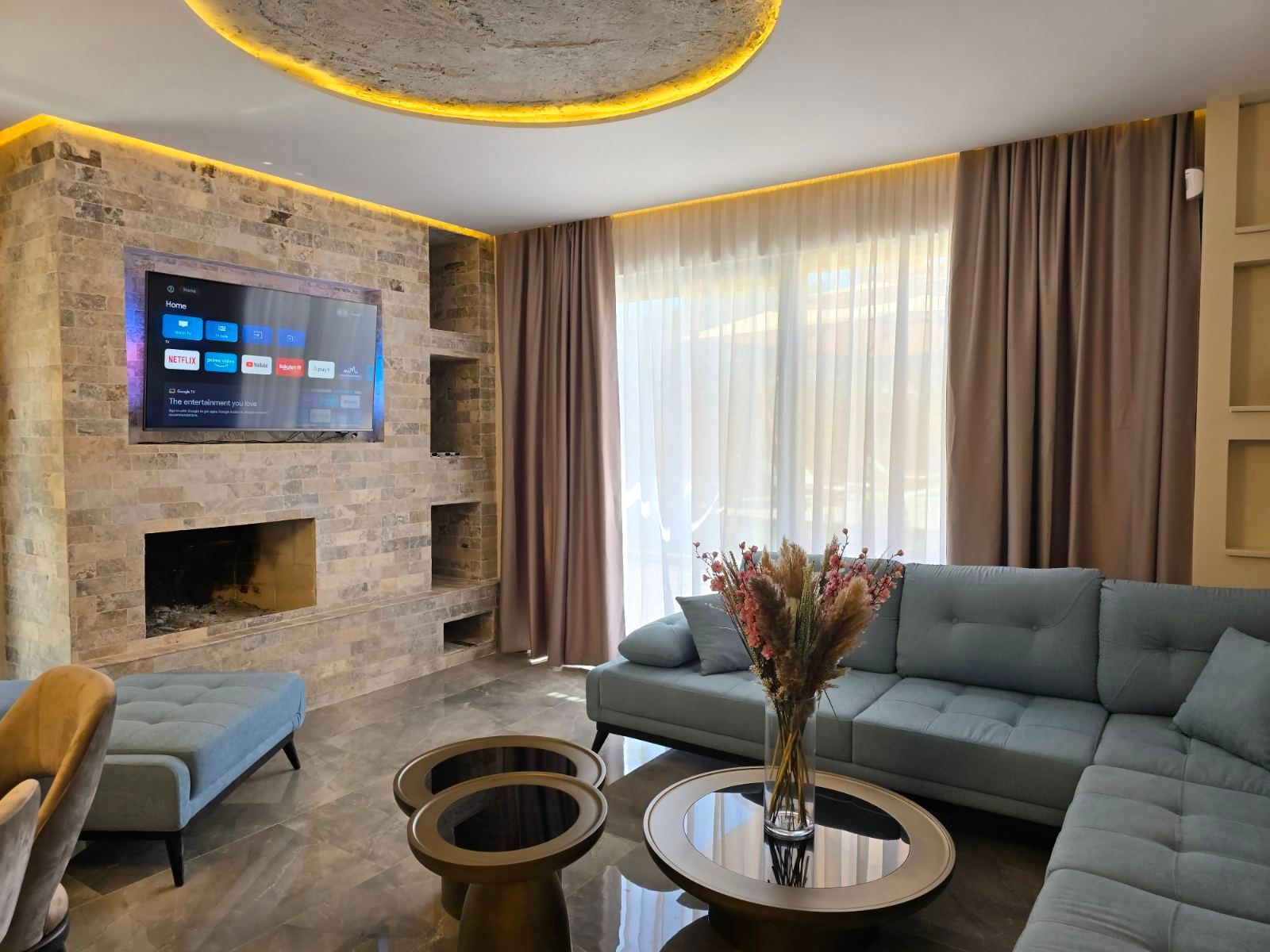 amforaproperty.com/Izdavanje,Kotor,Zagora-Ekskluzivna Vila sa Bazenom, Krovnom Terasom, Đakuzijem i Letnjom Kuhinjom (NA PERIOD OD 01.10-01.06.2025)