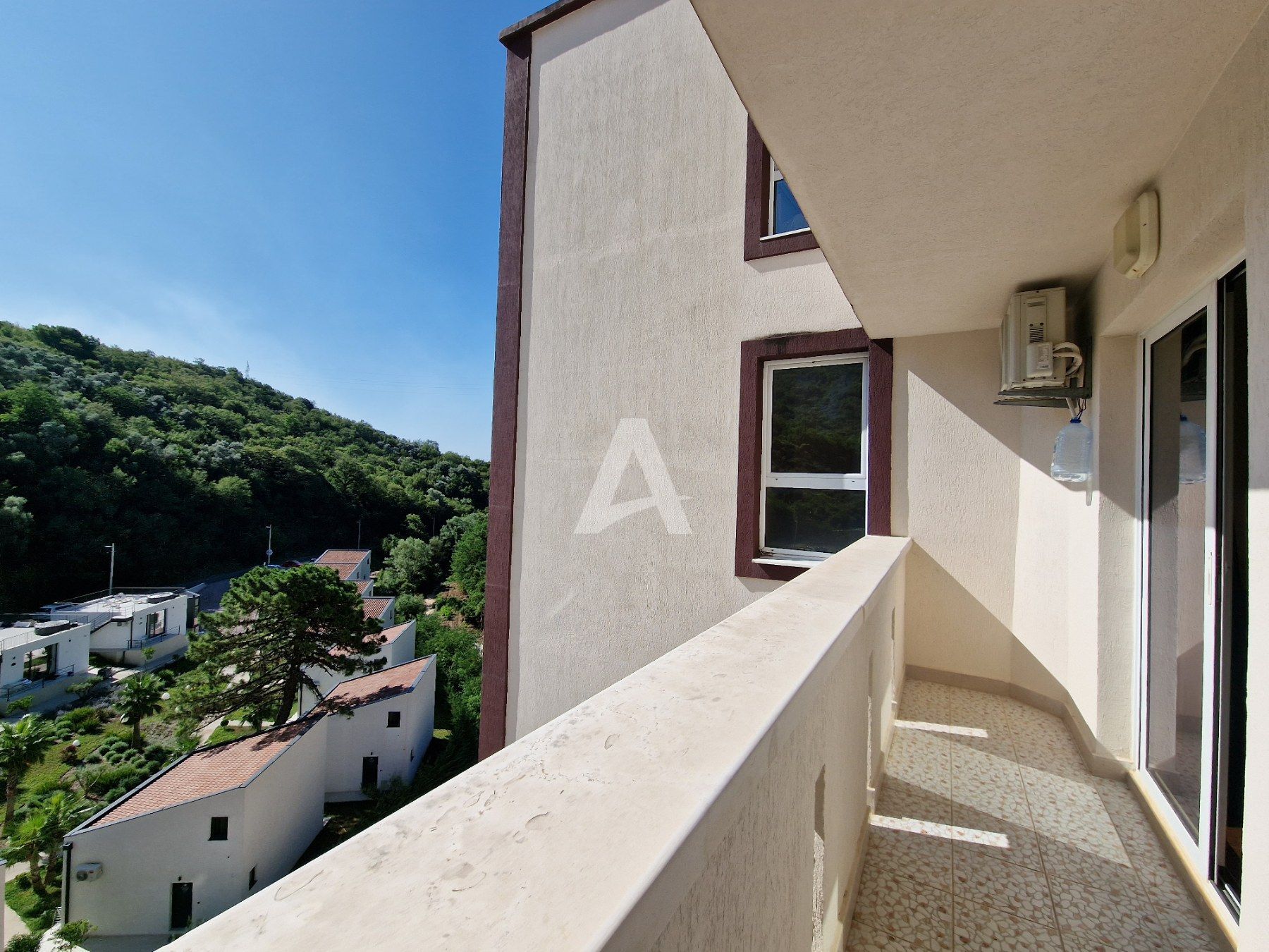 amforaproperty.com/Izdavanje Jednosobnog Stana 38m² u Novom Kompleksu Paradiso, Bečići (Na Duži Period)