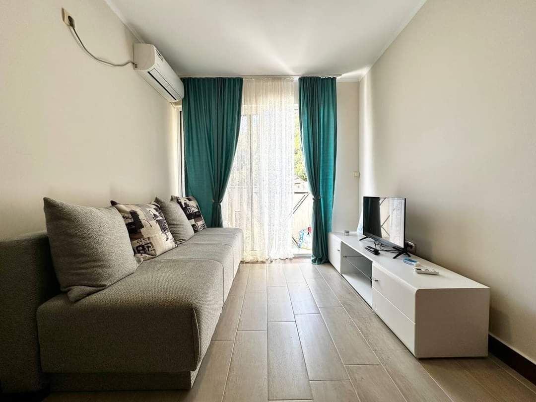 amfora/Izdavanje Jednosobnog Stana 36m² u Novom Kompleksu Paradiso, Bečići (Na Duži Period)