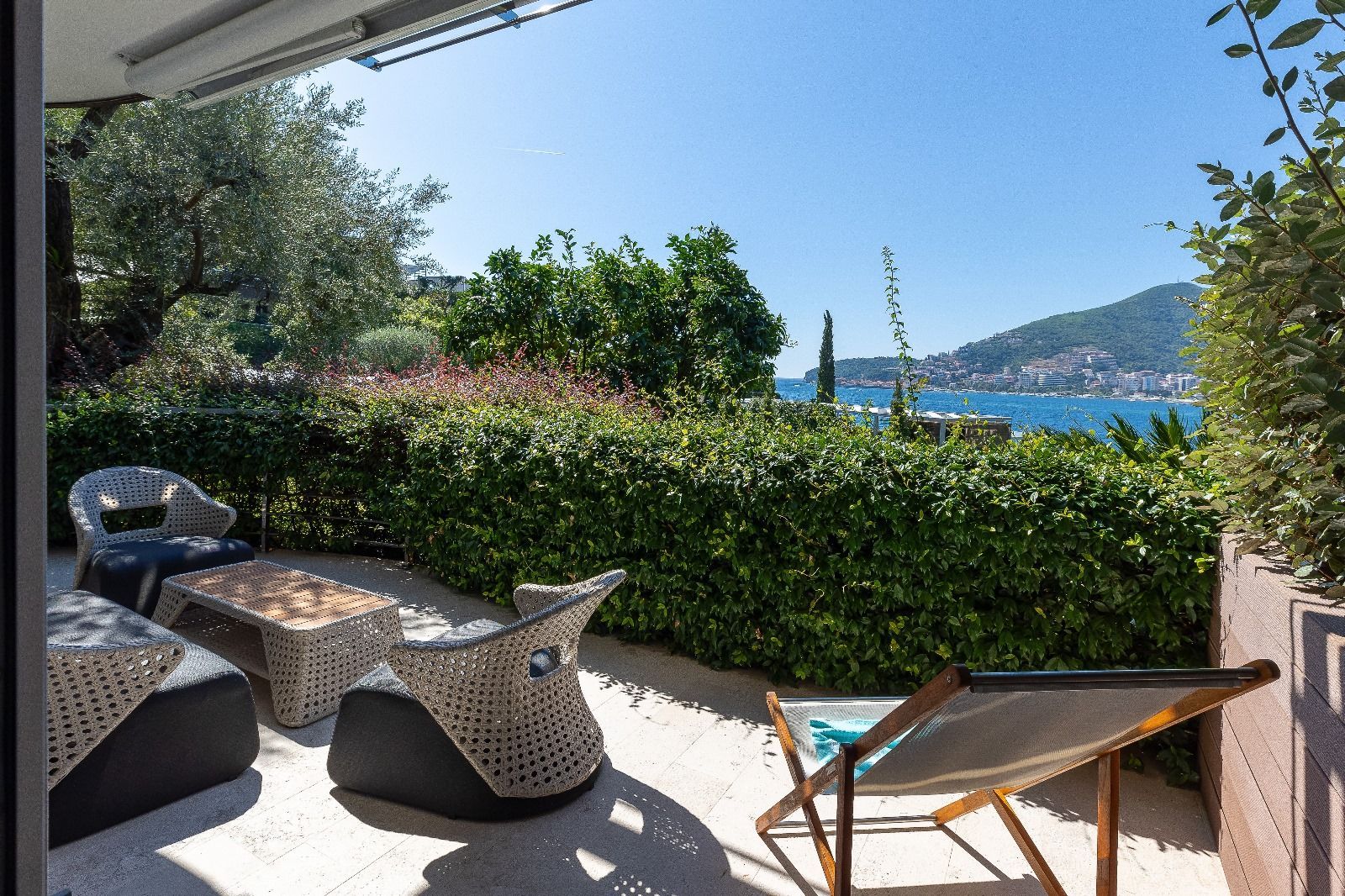 amforaproperty.com/BUDVA,DUKLEY GARDENS-Jednosoban stan 97m2 sa otvorenim pogledom na more (Mogucnost placanja u Kriptovalutama)