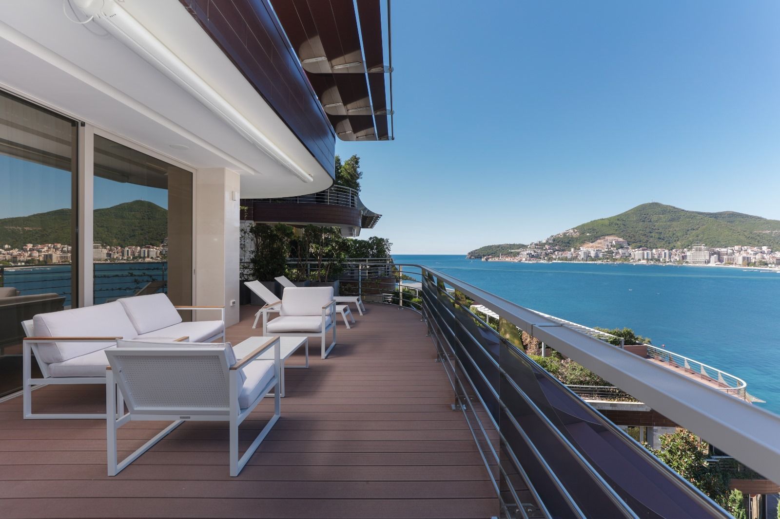 amforaproperty.com/BUDVA,DUKLEY GARDENS-Trosoban penthouse od 282m² sa terasom od 235m² i direktnim pogledom na more (Mogućnost plaćanja u kriptovalutama)