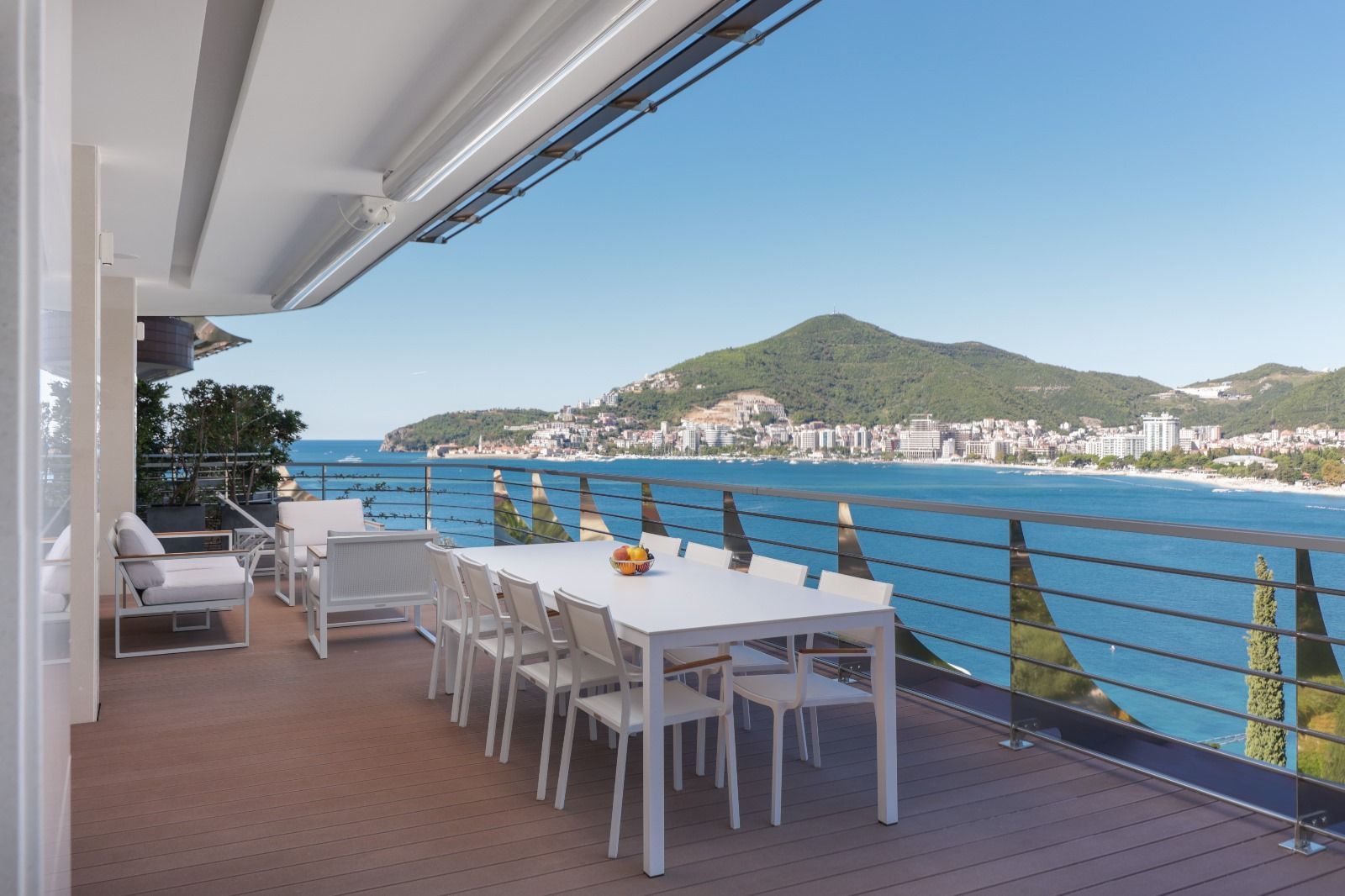 amforaproperty.com/BUDVA,DUKLEY GARDENS-Trosoban penthouse od 282m² sa terasom od 235m² i direktnim pogledom na more (Mogućnost plaćanja u kriptovalutama)