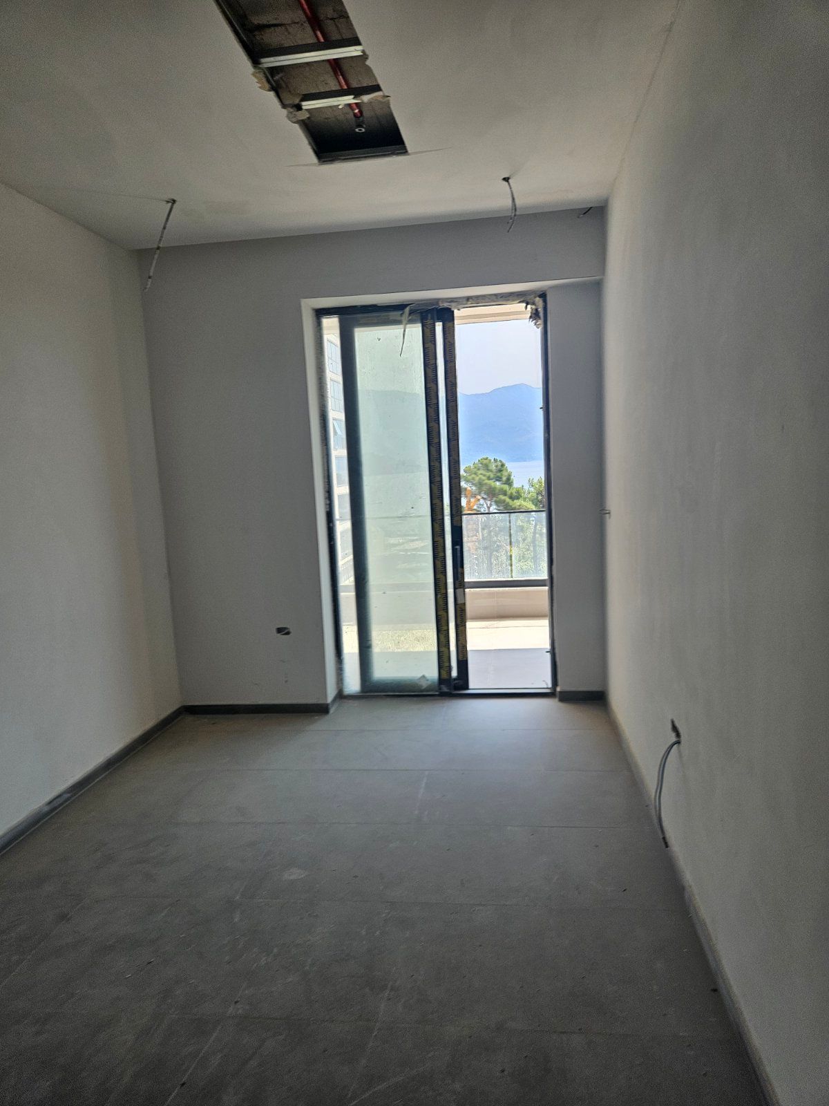 amforaproperty.com/Porto Budva – Nov jednosoban stan 60,25 m² + 11,92 m² terase, sa prelepim pogledom na more i Stari Grad