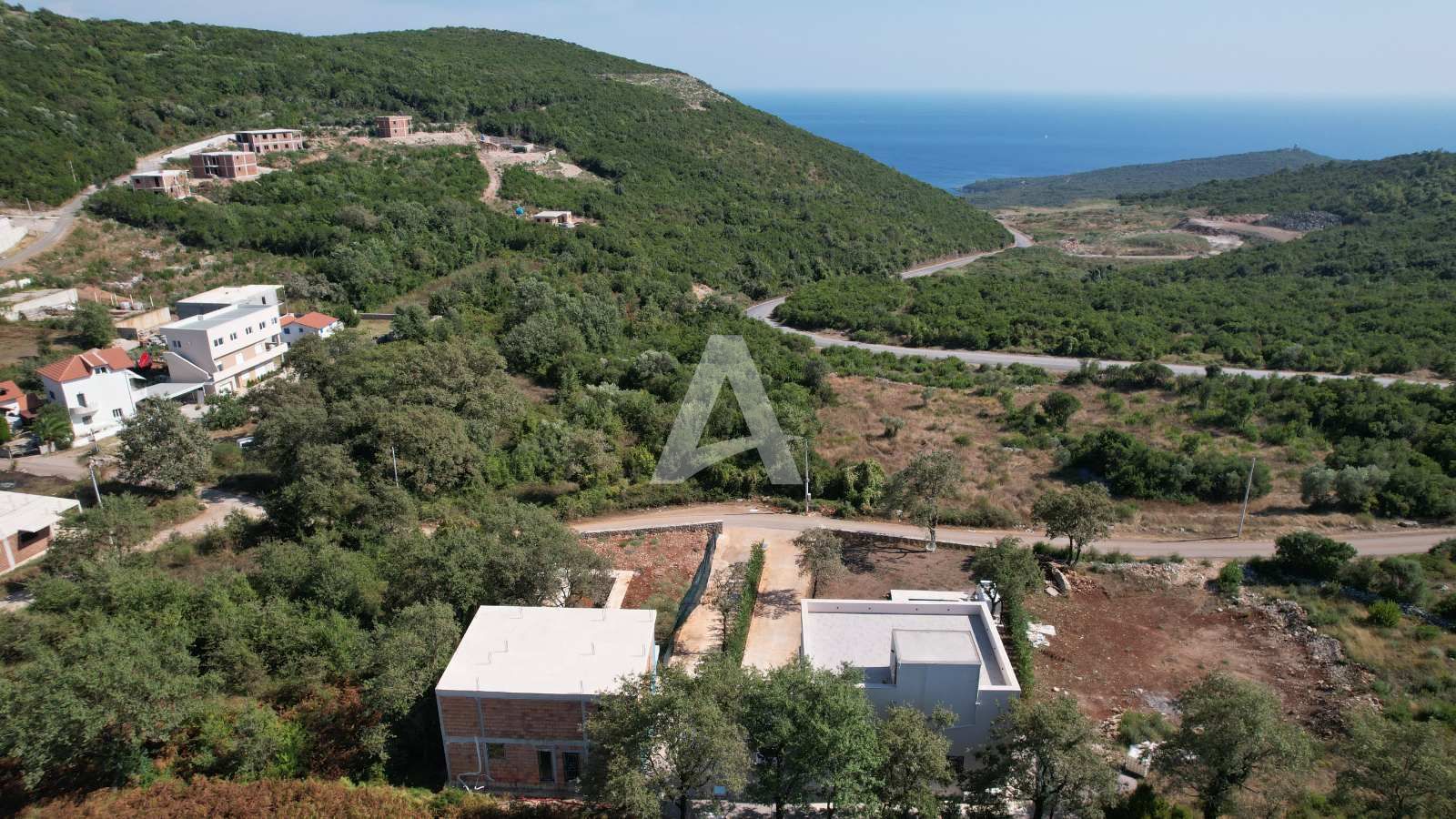 amforaproperty.com/Izdavanje-Luksuzna vila sa bazenom i pogledom na more u Višnjevi, Kotor - NA DUŽI PERIOD