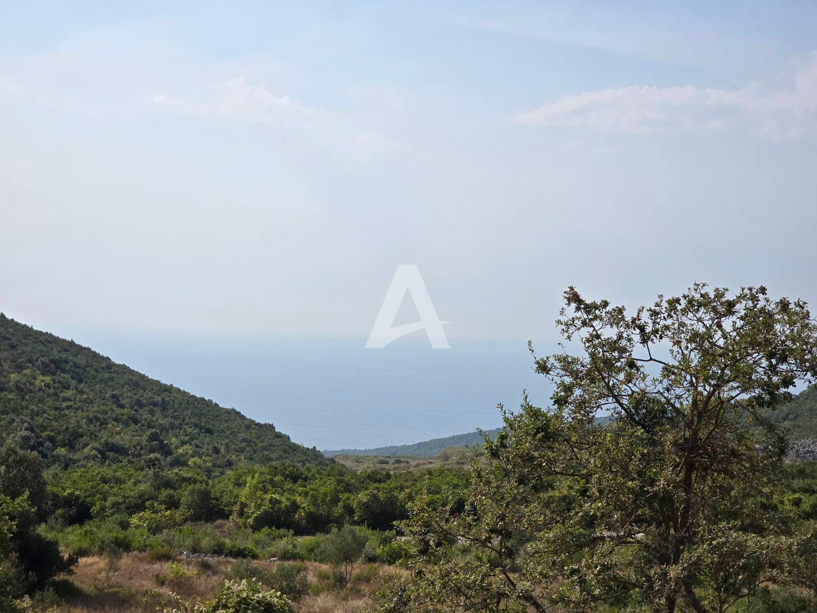 amforaproperty.com/Izdavanje-Luksuzna vila sa bazenom i pogledom na more u Višnjevi, Kotor - NA DUŽI PERIOD