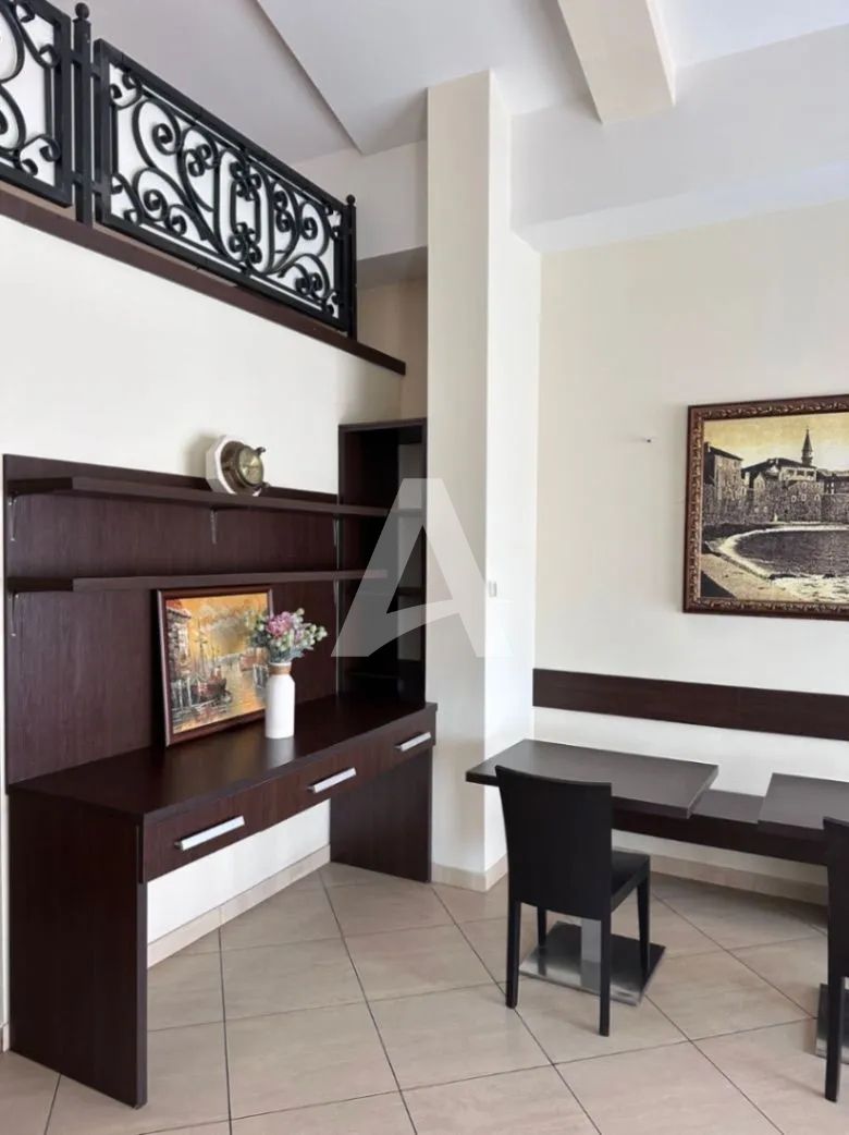 amforaproperty.com/Izdavanje poslovnog prostora 58m2 u centru Budve (na duzi period)