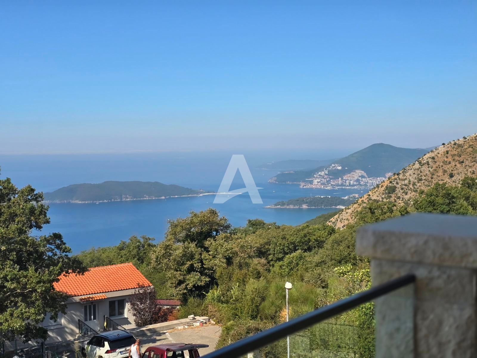 amforaproperty.com/Budva, Kuljače –Luksuzna Novoizgrađena Vila sa Bazenom, Teretanom,Saunom i Panoramskim Pogledom na More (NA PERIOD DO 01.06.2025)