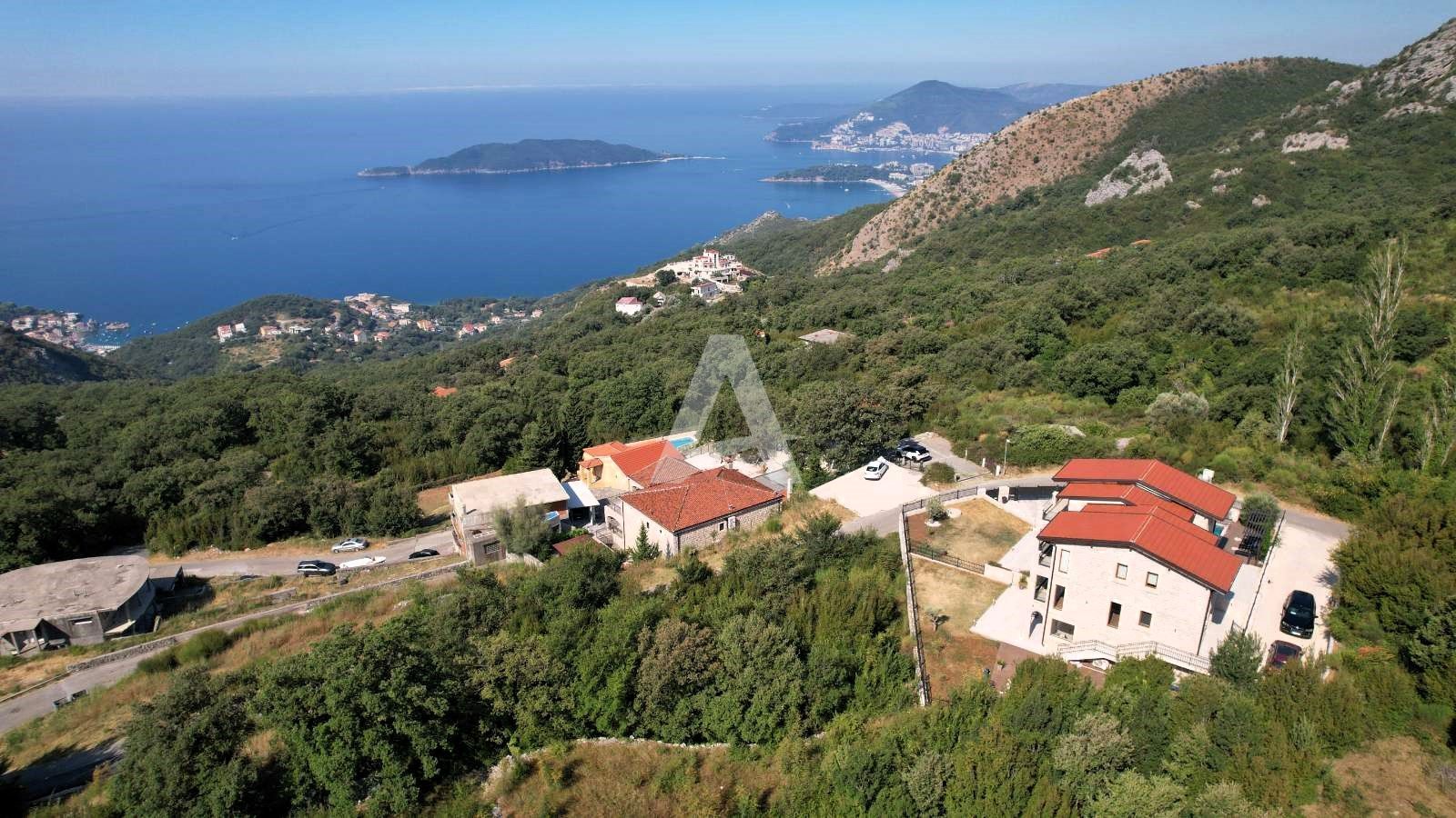 amforaproperty.com/Budva, Kuljače –Luksuzna Novoizgrađena Vila sa Bazenom, Teretanom,Saunom i Panoramskim Pogledom na More (NA PERIOD DO 01.06.2025)