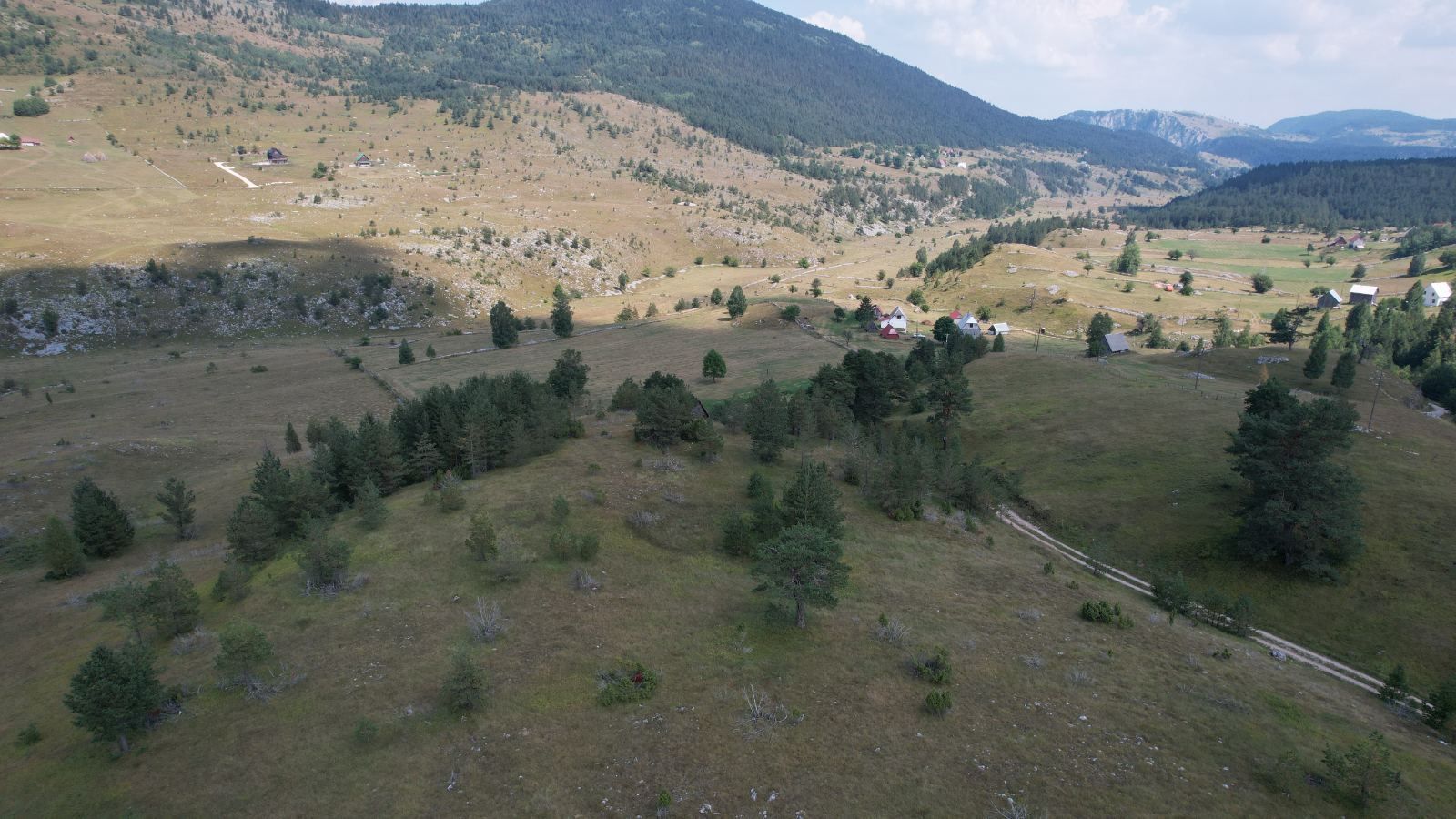 amforaproperty.com/Atraktivno Zemljište od 3000m² na 3 km od Žabljaka