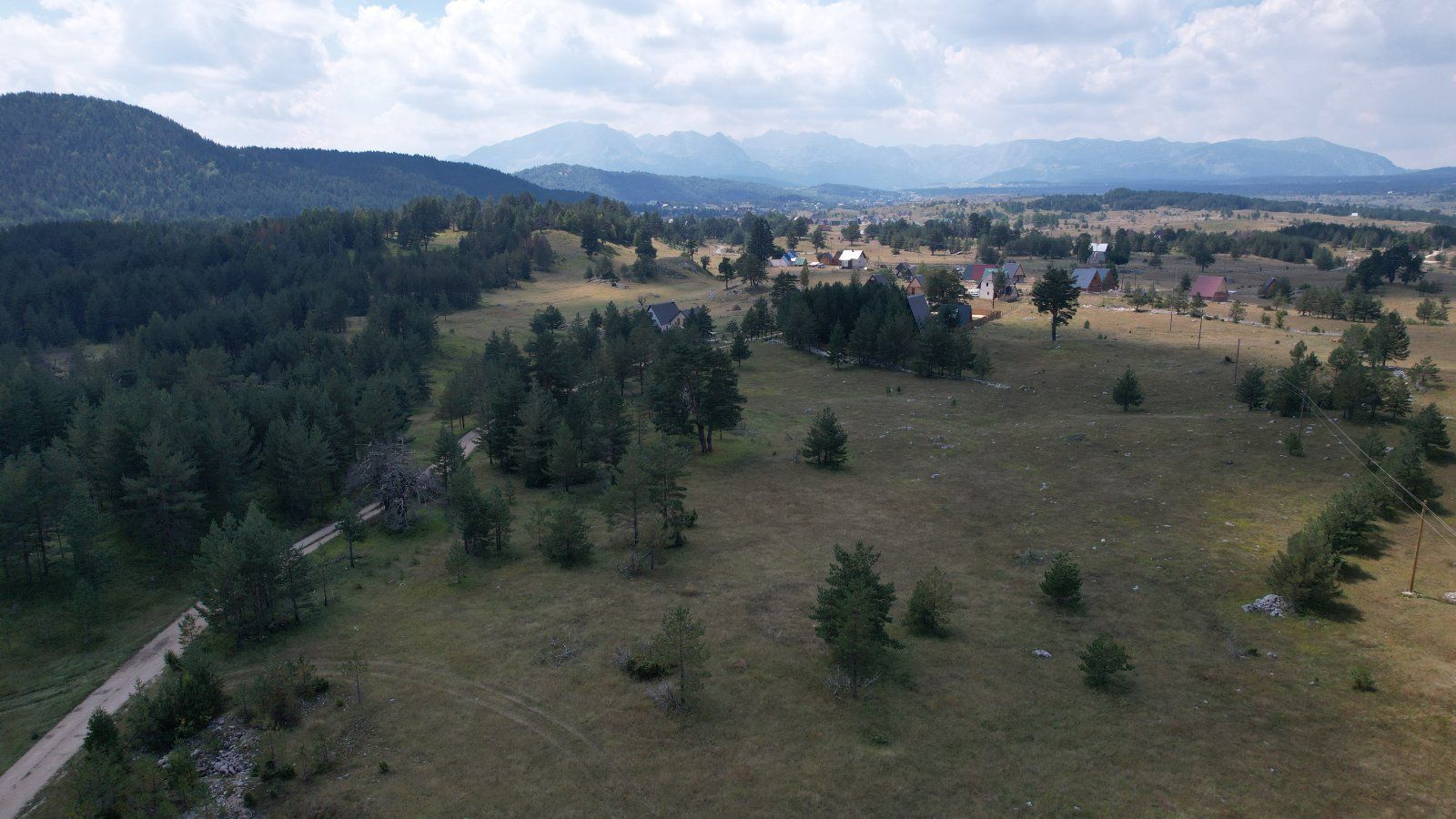 amforaproperty.com/Atraktivno Zemljište od 3000m² na 3 km od Žabljaka