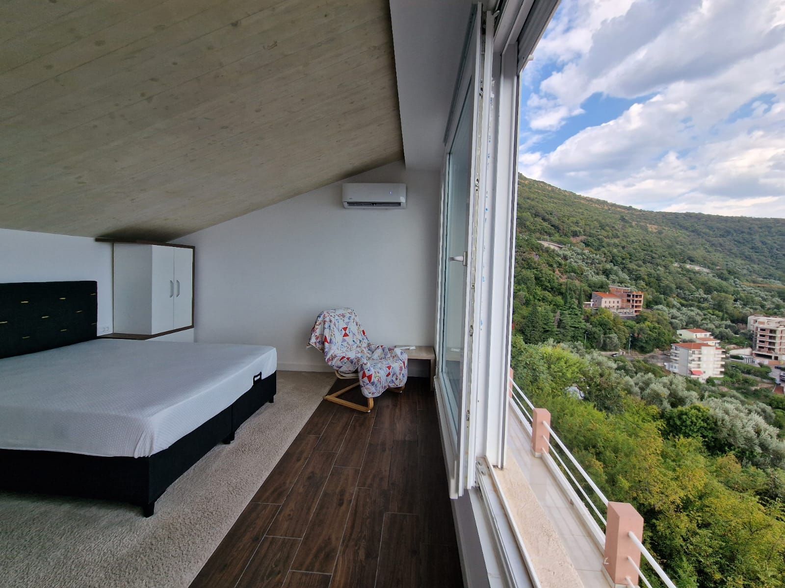 amforaproperty.com/Kuca (117m²) sa Panoramskim Pogledom na More, Terasom od 82m² i Garažom u Petrovcu