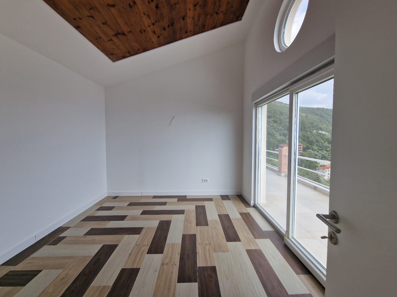 amforaproperty.com/Kuca (117m²) sa Panoramskim Pogledom na More, Terasom od 82m² i Garažom u Petrovcu