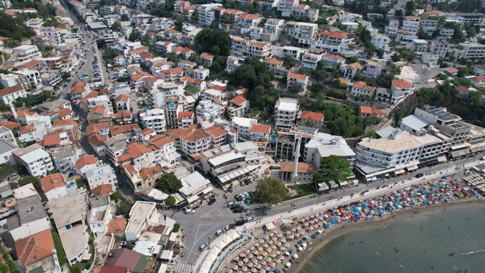 amforaproperty.com/Plac 295m2 sa Kućom na Ekskluzivnoj Lokaciji u Ulcinju – Pogled na More i Stari Grad