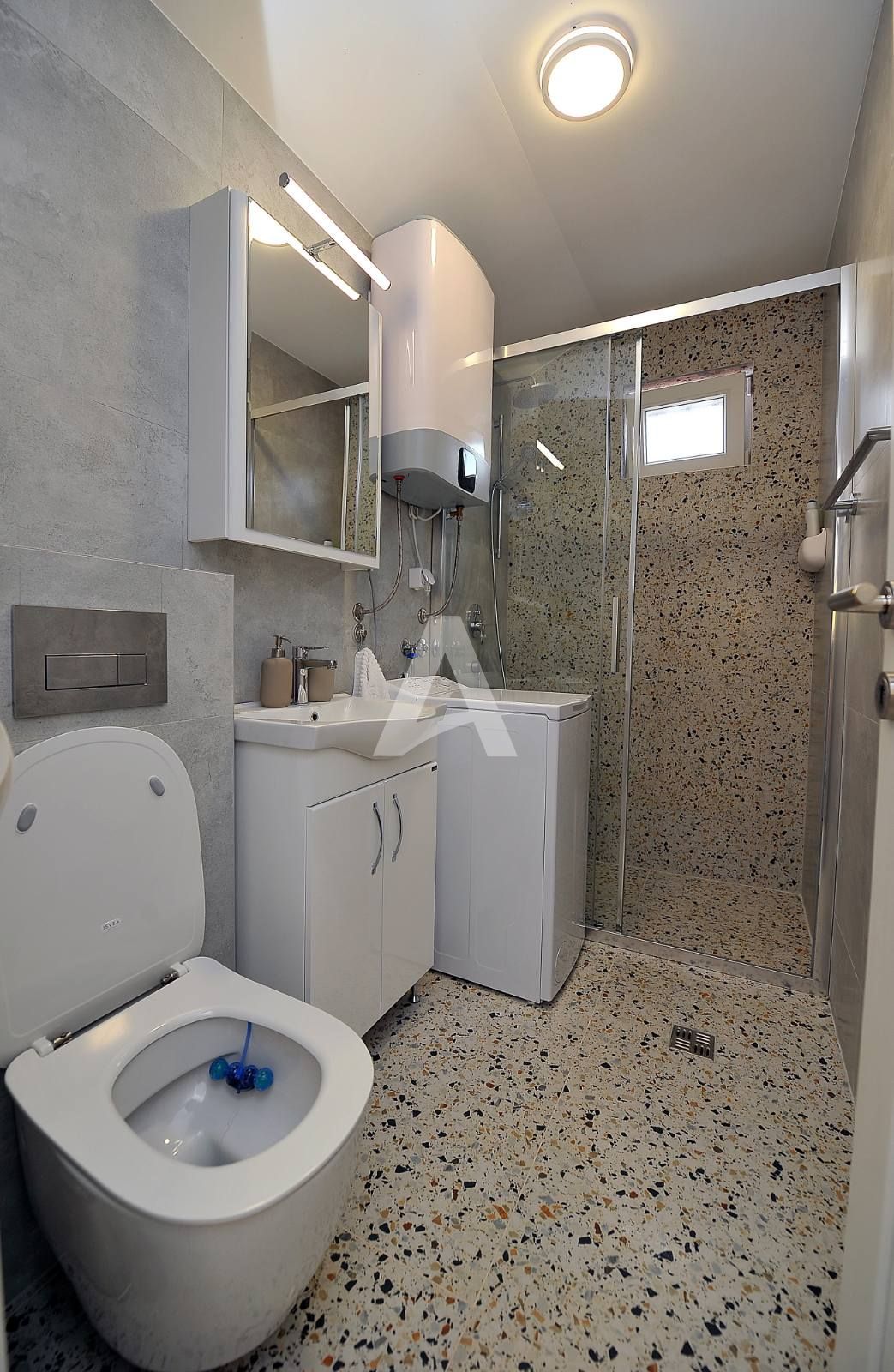 amforaproperty.com/Jednosoban renoviran stan 43m2,Budva-Rozino (NA DUZI PERIOD)