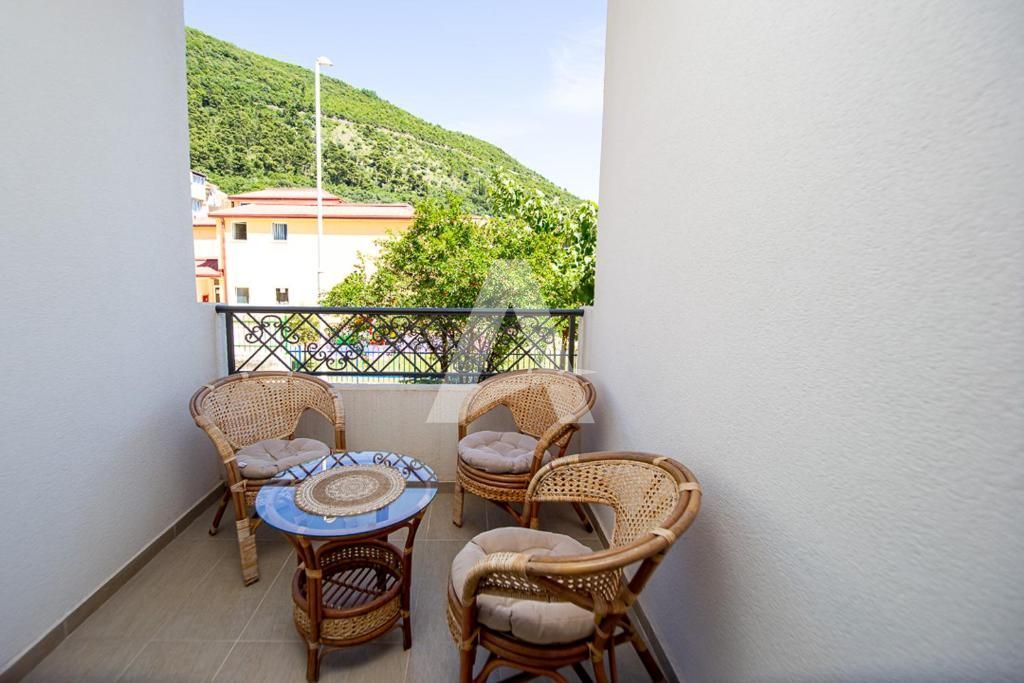 amforaproperty.com/Budva,Velji Vinogradi-Namestena garsonjera 38m2 sa dvoristem (NA PERIOD DO 01.06.2025)