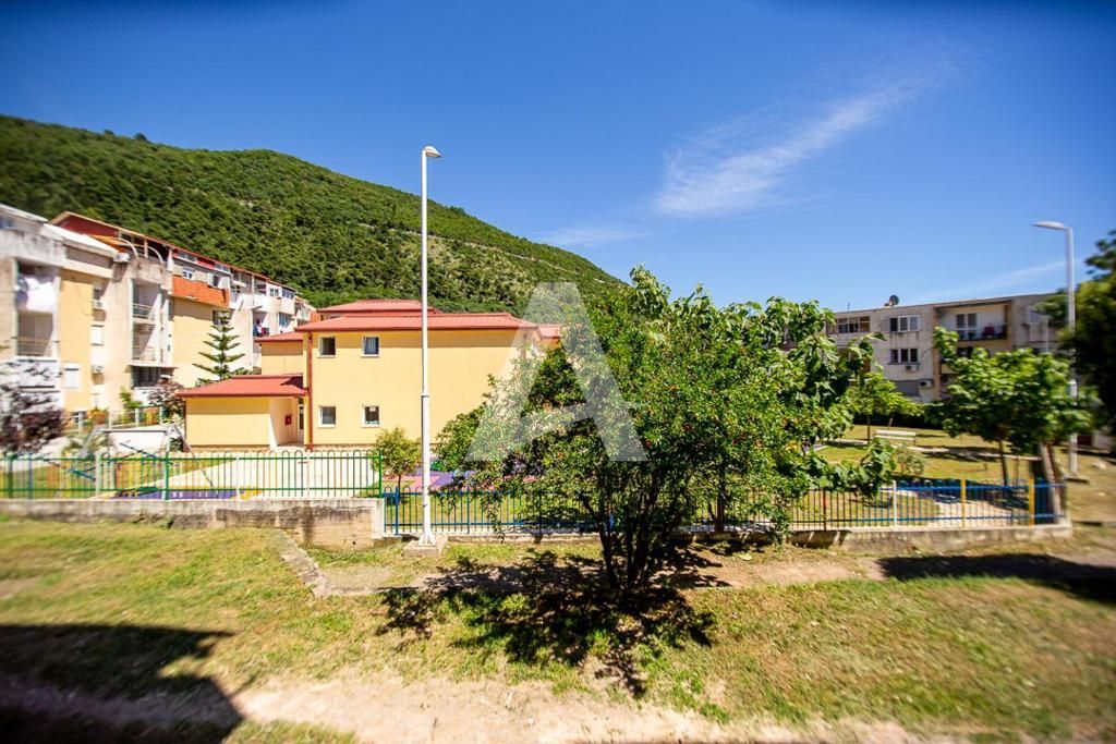 amforaproperty.com/Budva,Velji Vinogradi-Namestena garsonjera 38m2 sa dvoristem (NA PERIOD DO 01.06.2025)