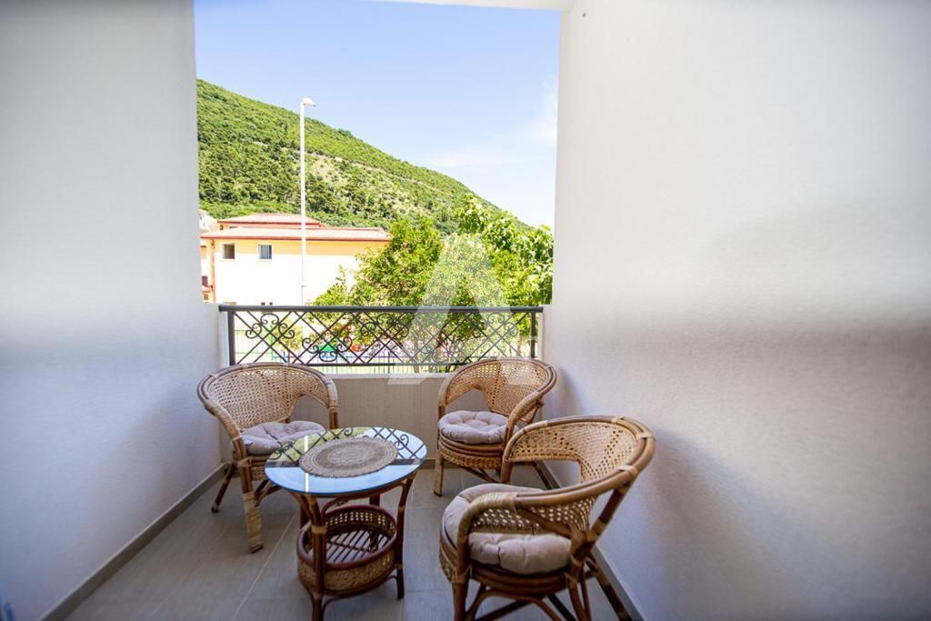 amforaproperty.com/Budva,Velji Vinogradi-Namestena garsonjera 38m2 sa dvoristem (NA PERIOD DO 01.06.2025)