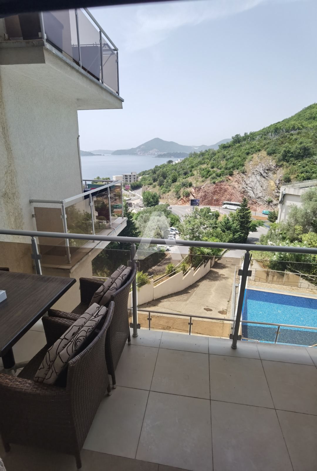 amforaproperty.com/Lux studio apartman 34m2, sa pogledom na more, Pržno, Budva (na duzi period)