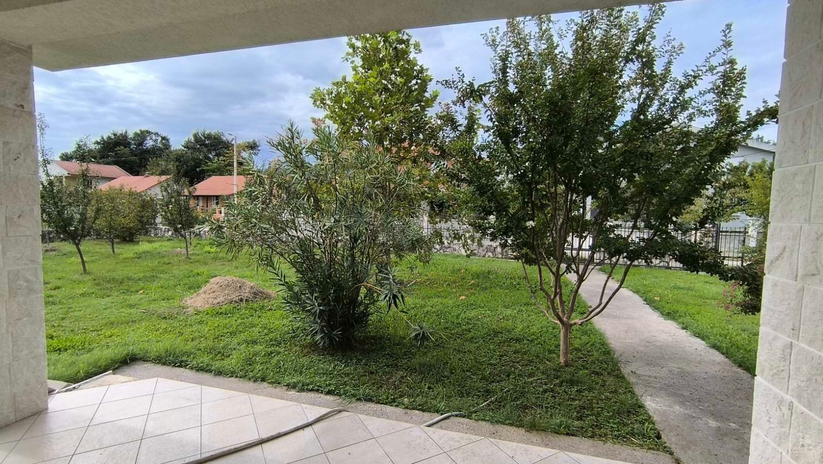 amforaproperty.com/Prostrana Jednospratna Kuća 226m² sa Placem od 1225m² Danilovgrad,Podgorica