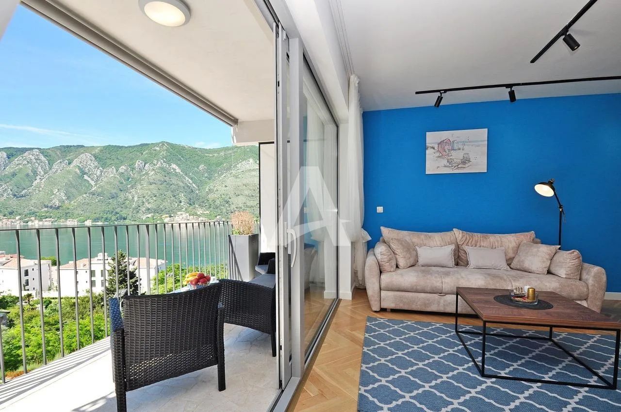 amforaproperty.com/Jednosoban moderno opremljen stan sa pogledom na more Dobrota,Kotor (na period do 01.06.2025,dostupan od 01.10)