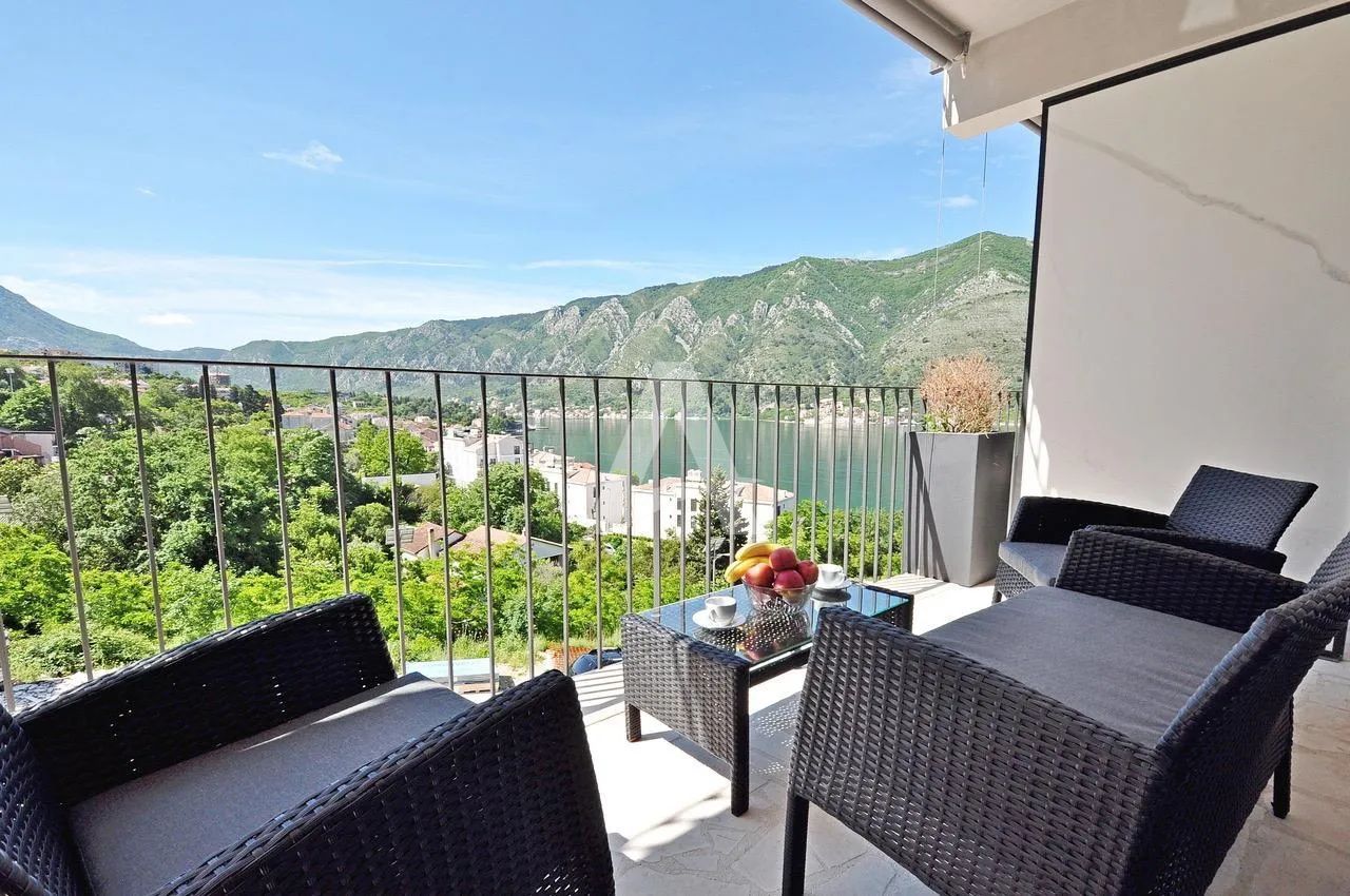 amforaproperty.com/Jednosoban moderno opremljen stan sa pogledom na more Dobrota,Kotor (na period do 01.06.2025,dostupan od 01.10)