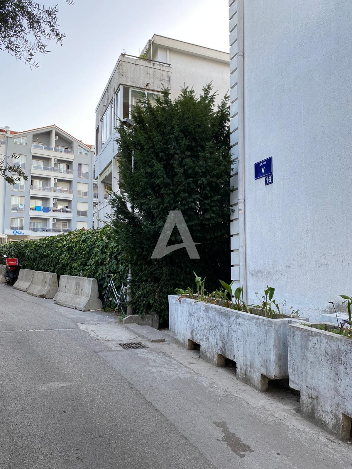 amforaproperty.com/Izdavanje,Budva-Dvosoban namesten stan na atraktivnoj lokaciji,Velji Vinogradi (na duzi period)