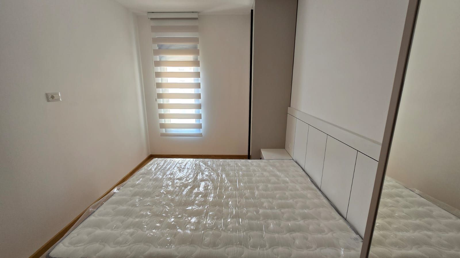 amforaproperty.com/Moderno Opremljen Jednosoban Apartman sa Pogledom na More i Garažnim Mestom u Becicima (NA DUZI PERIOD)