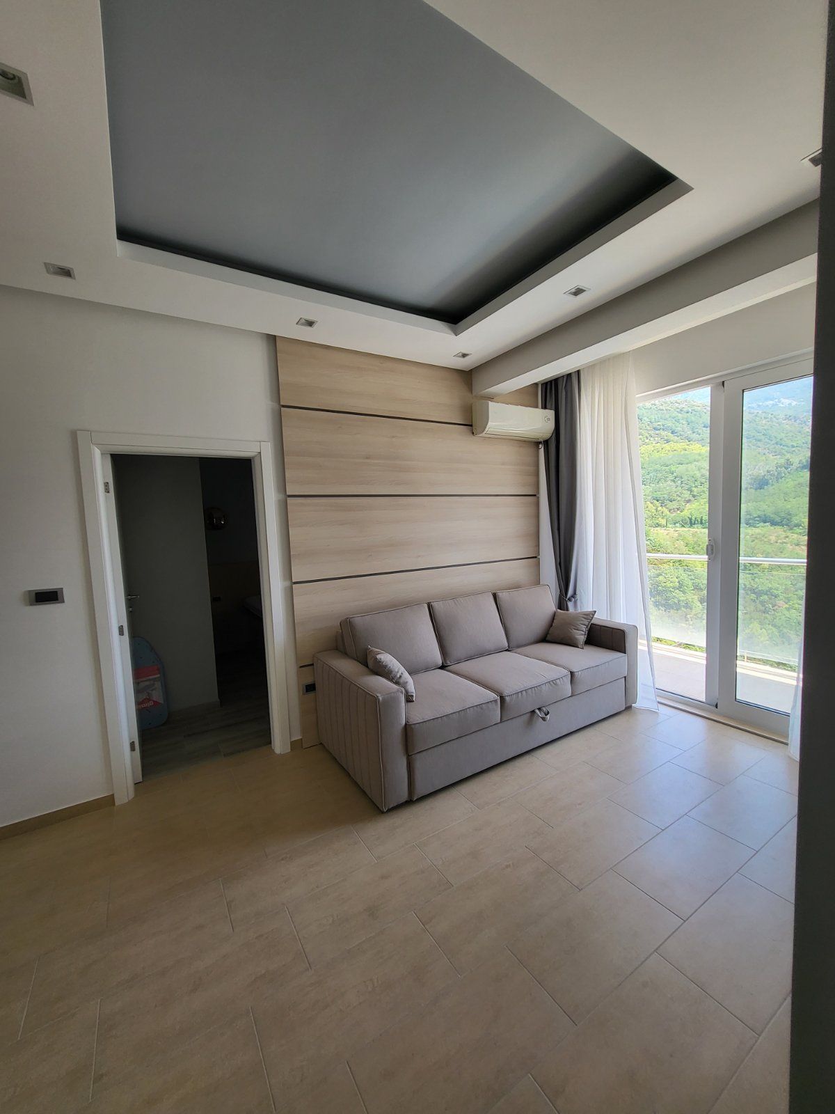 amforaproperty.com/Luksuzan Jednosoban Stan (60m²) sa Bazenom, Spa Centrom i Garažom u Bečićima (na duzi period)