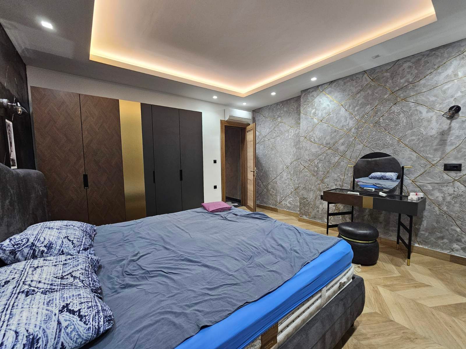 amforaproperty.com/Luksuzan Penthouse od 100m² + Prostrana Krovna Terasa sa Panoramskim Pogledom na More i Đakuzi Kadom – Budva